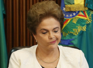 Dilma com cara emburrada